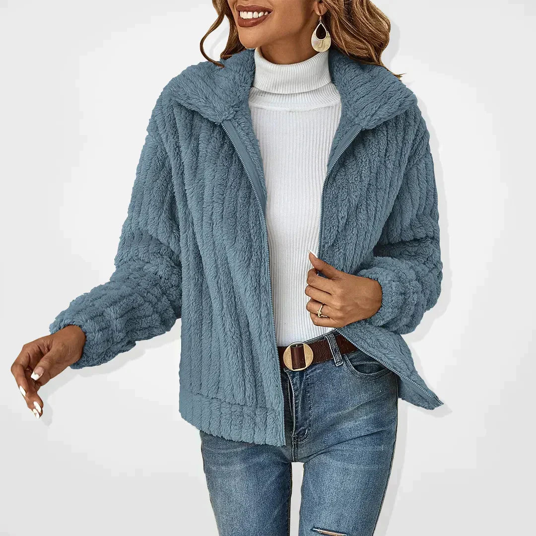 Aveline Women's Elegant Jacket | Plush Texture, Warmth Without Bulk 2