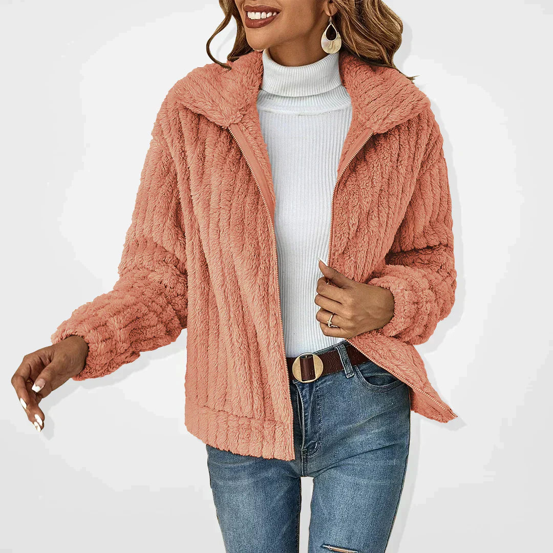 Aveline Women's Elegant Jacket | Plush Texture, Warmth Without Bulk 3