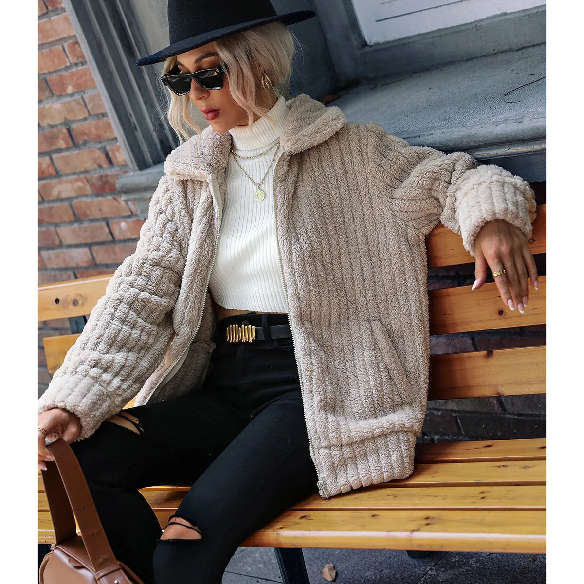 Aveline Women's Elegant Jacket | Plush Texture, Warmth Without Bulk 7