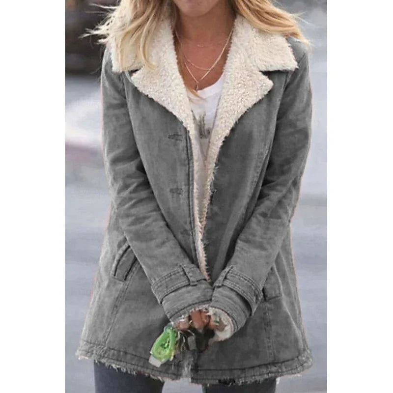 Brynn Women’s Sherpa-Lined Coat featuring a tailored fit and practical front pockets, perfect for warmth and style in cold weather. 0