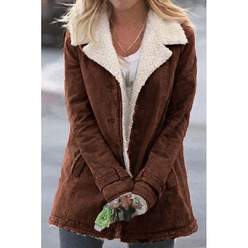 Brynn Women’s Sherpa-Lined Coat featuring a tailored fit and practical front pockets, perfect for warmth and style in cold weather. 2