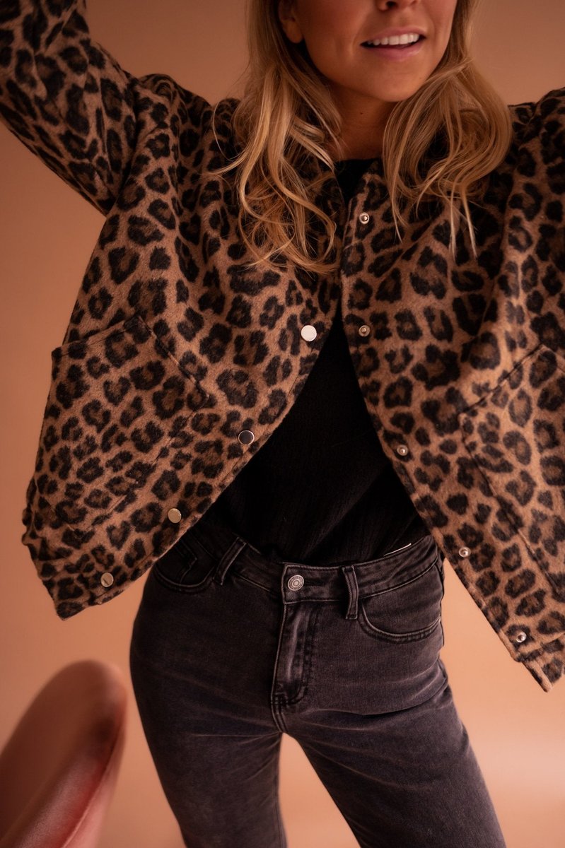 Evelyn Women's Quilted Jacket | Oversized Leopard Print, Snap-Button Closure 1