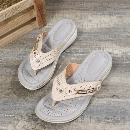 Luna Women’s Sandals with Soft Padding and Classic Design 2