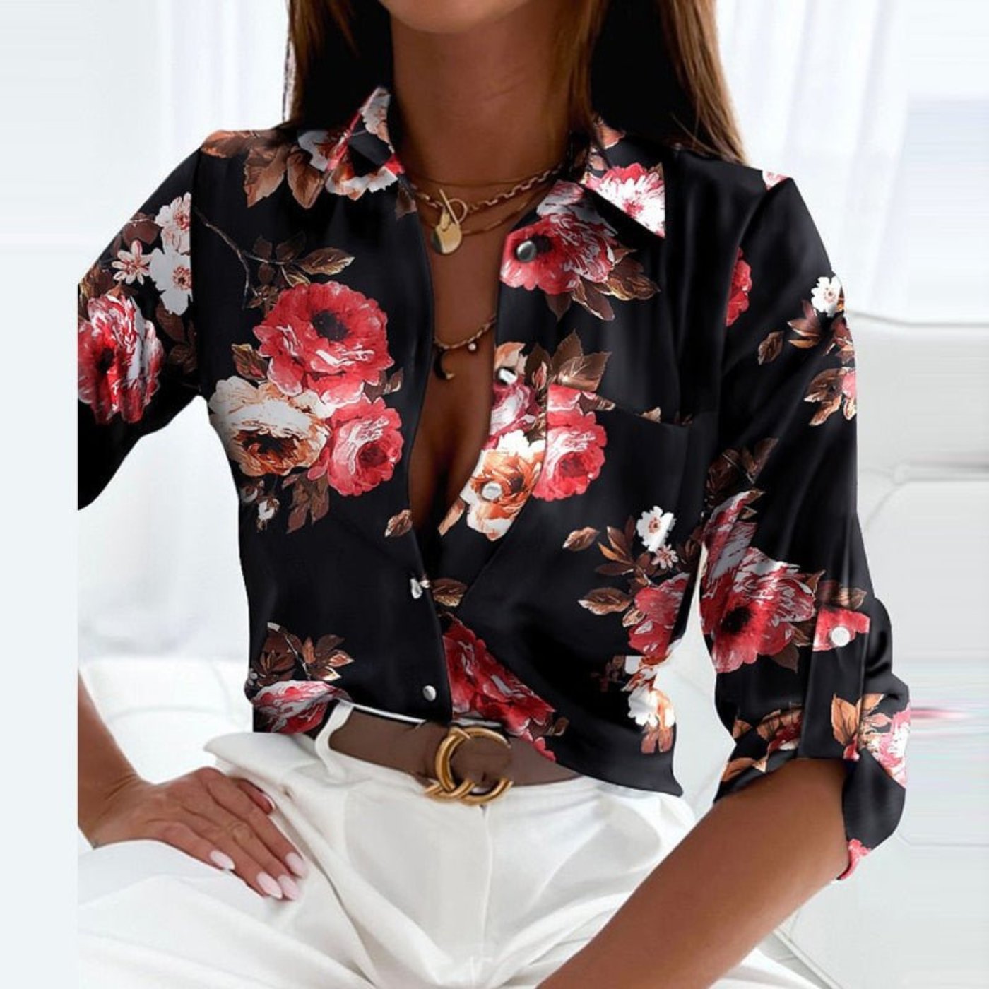 Luxe Women’s Blouse with Geometric Print and Button-Down Collar 4