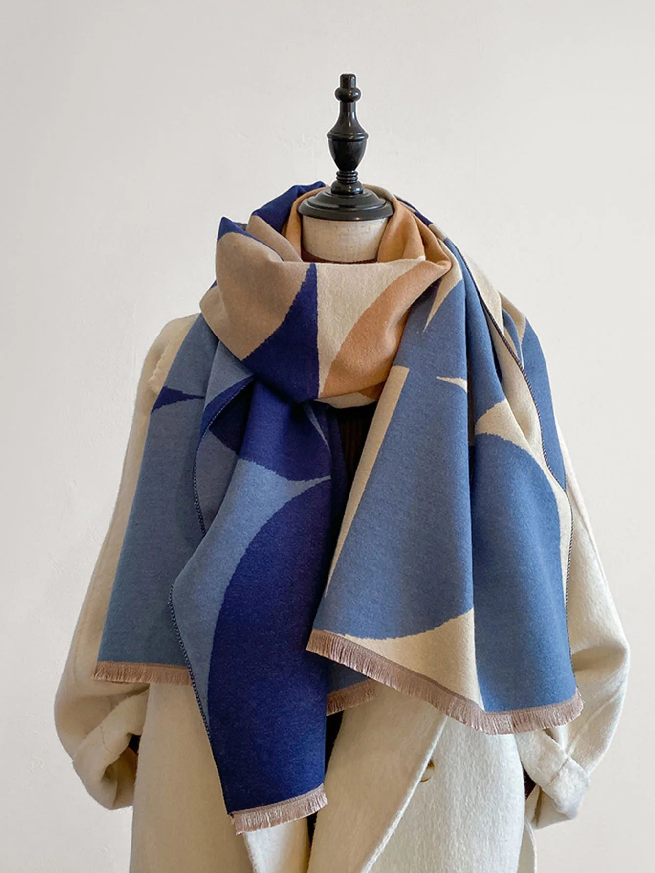 Luxe Women’s Scarf with Reversible Design and Soft Lightweight Texture 2