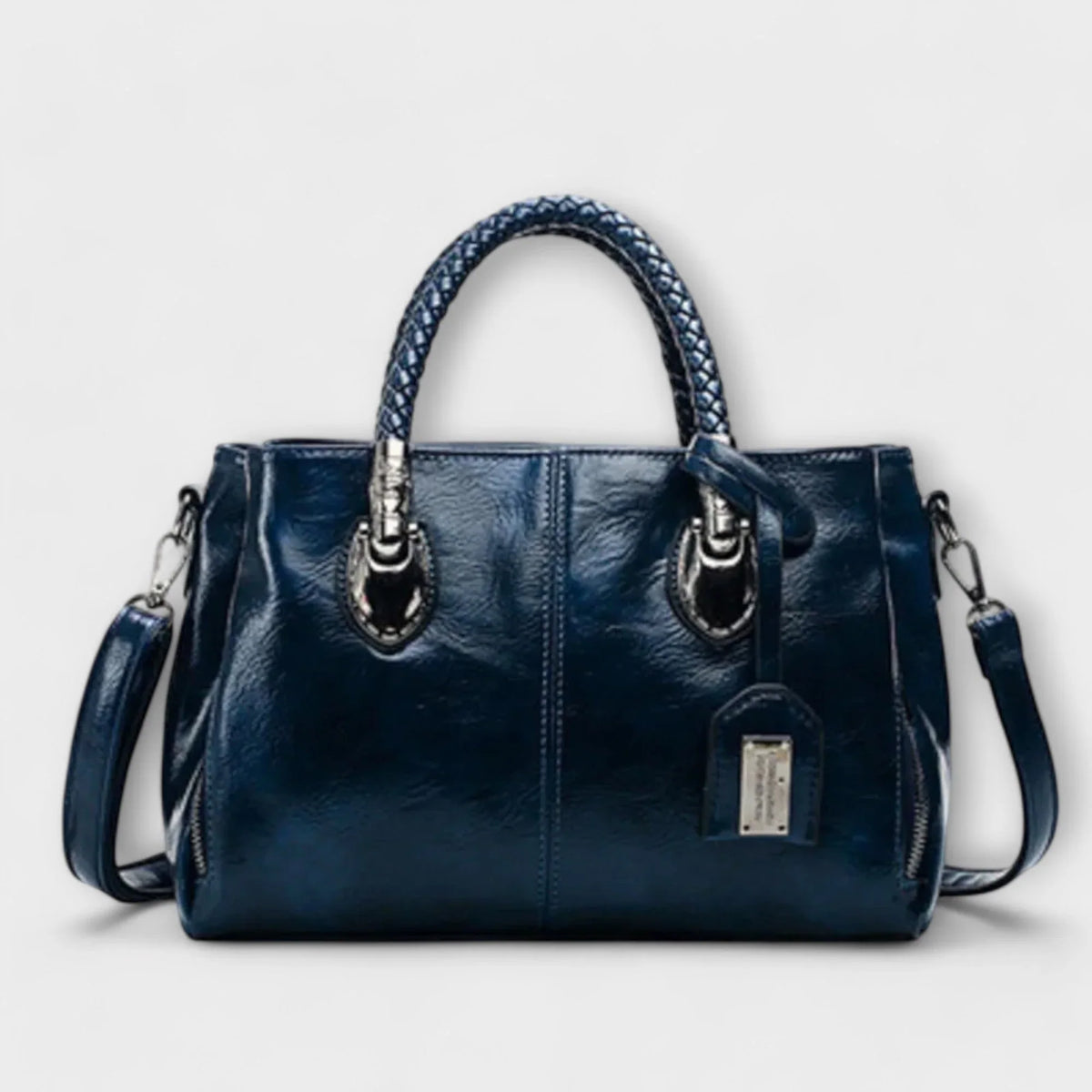 Olivia Women’s Duffel Bag featuring spacious compartments and an elegant design, perfect for travel and everyday use. 2