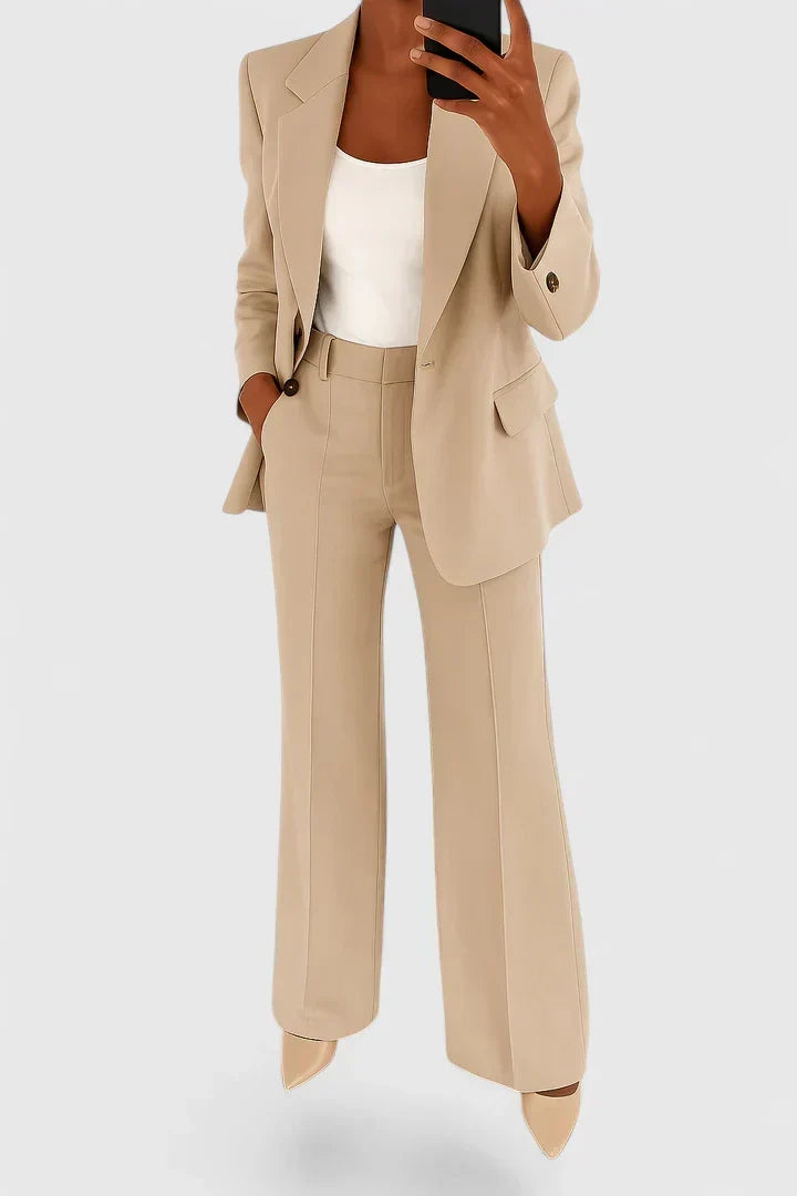 Palia Women’s Suit Set featuring a tailored fit and versatile style, perfect for professional and casual occasions. 0