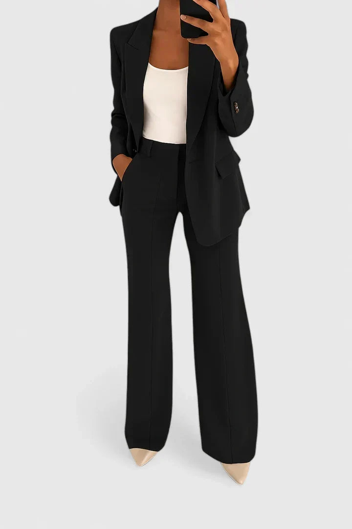 Palia Women’s Suit Set featuring a tailored fit and versatile style, perfect for professional and casual occasions. 1