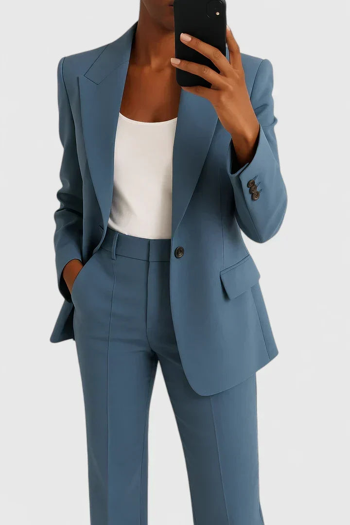 Palia Women’s Suit Set featuring a tailored fit and versatile style, perfect for professional and casual occasions. 2