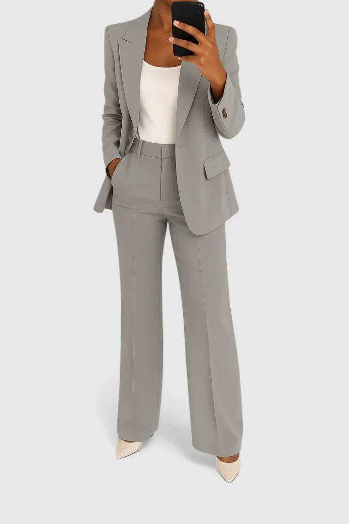 Palia Women’s Suit Set featuring a tailored fit and versatile style, perfect for professional and casual occasions. 3