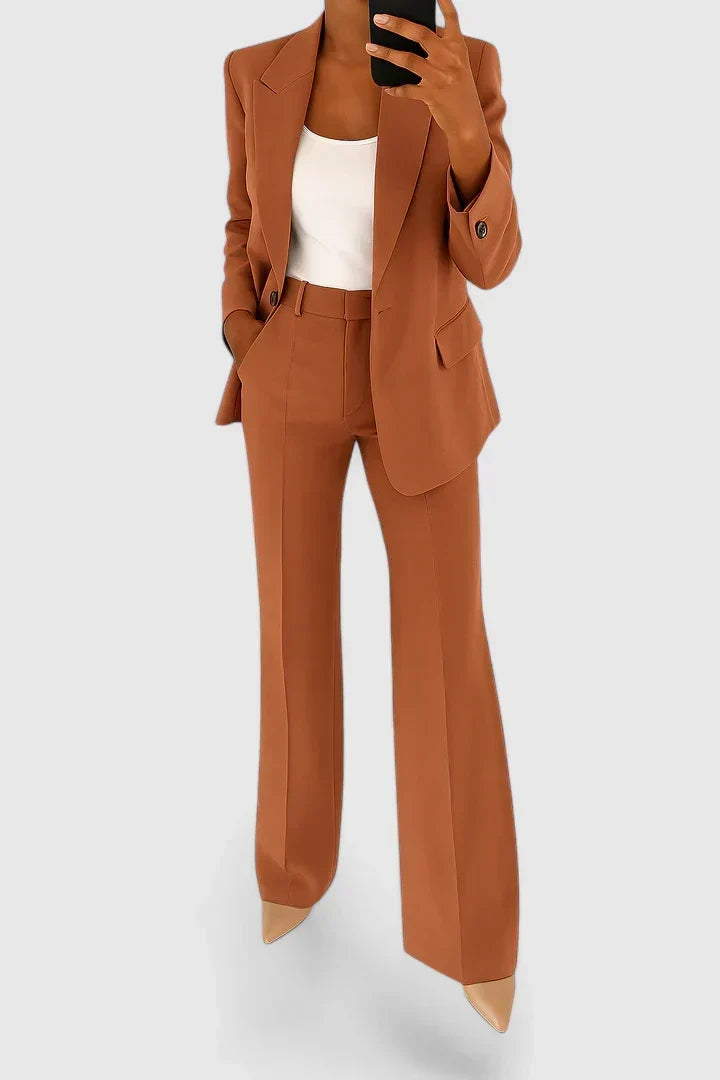 Palia Women’s Suit Set featuring a tailored fit and versatile style, perfect for professional and casual occasions. 4