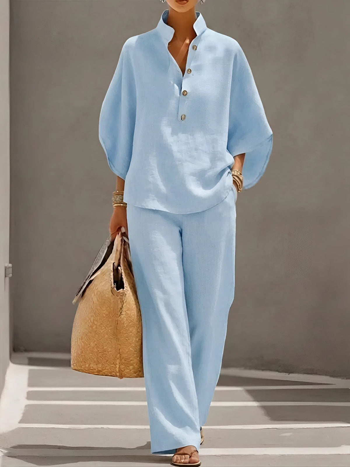 Vogue Women’s Set with Structured Collar and Wide-Leg Trousers 5